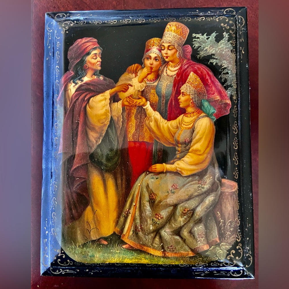 VTG Russian Lacquer Hand Painted “The Gypsy Fortune Teller” Box L7”/W 5”/D1.8”